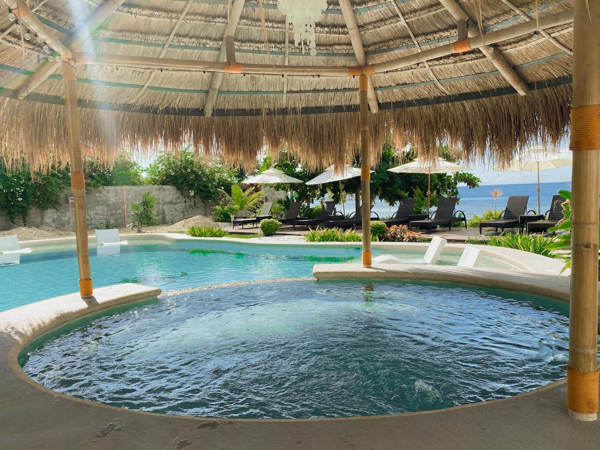 Avila'S Horizon Dive Resort سانتاندير المظهر الخارجي الصورة